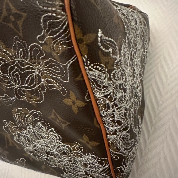 Rare Louis Vuitton Dentelle Monogram Speedy Bag-Authenticated - Picture 6 of 14